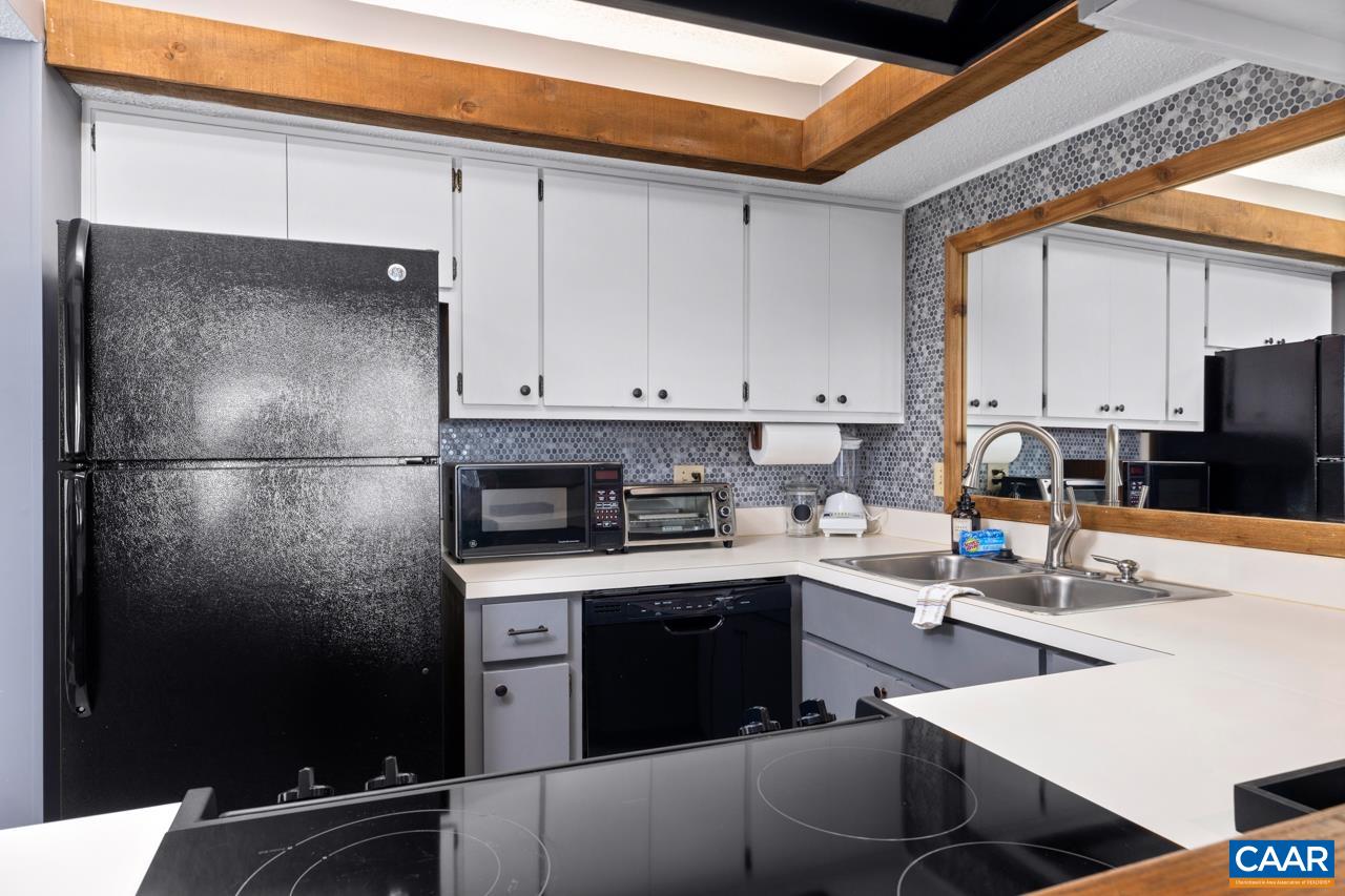 1401 HIGHLANDS CONDOS