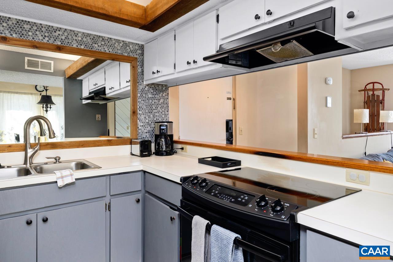 1401 HIGHLANDS CONDOS