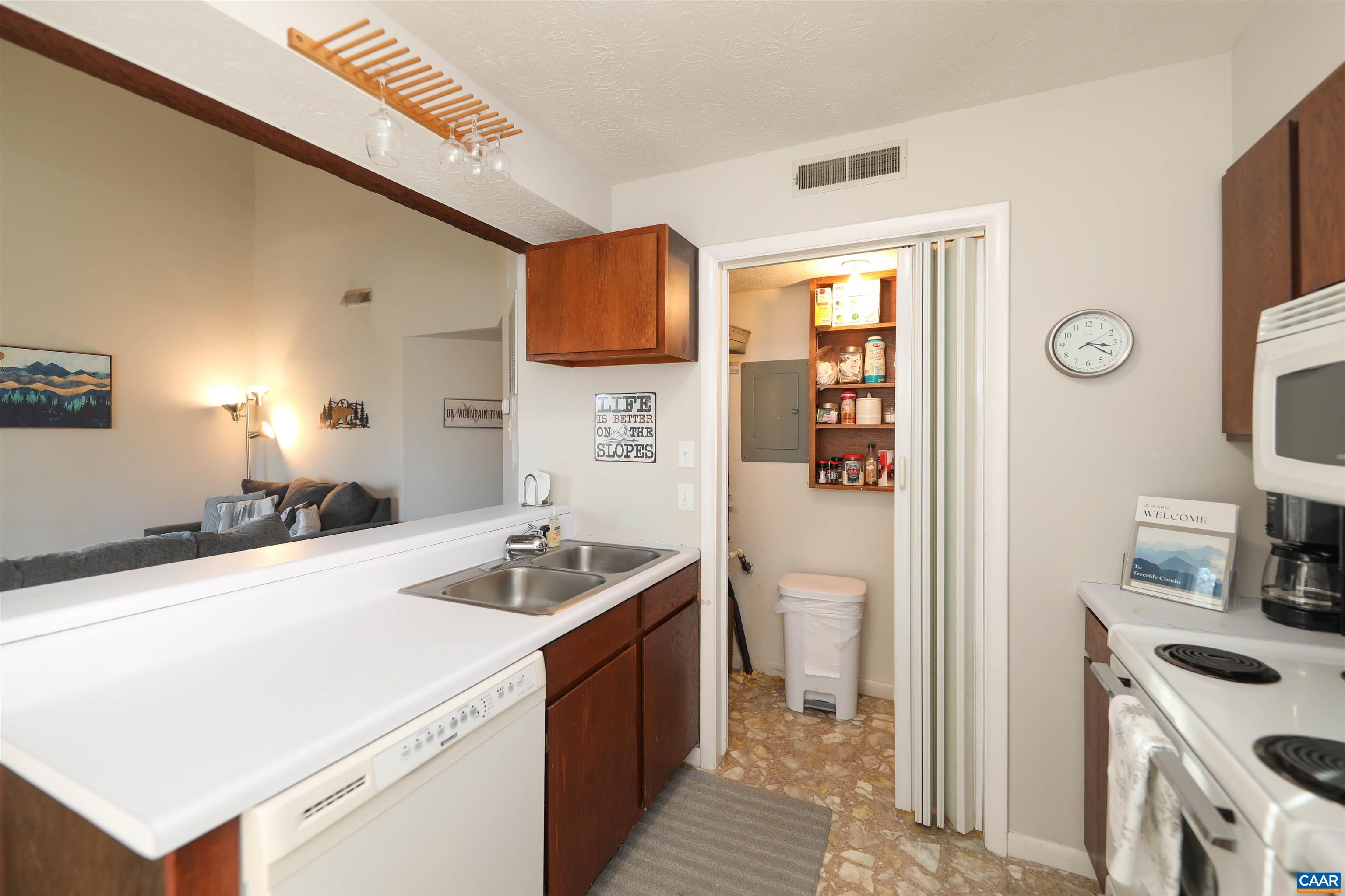 463 THREE RIDGES CONDOS
