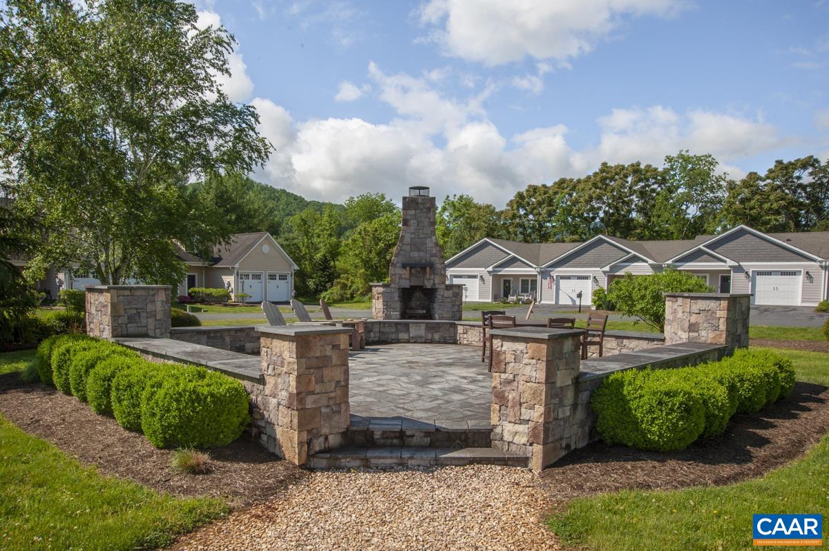 20 APPLE BLOSSOM CT