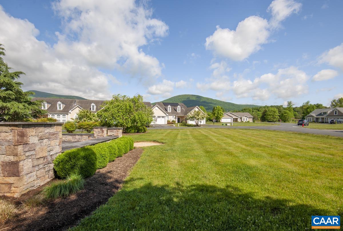 20 APPLE BLOSSOM CT