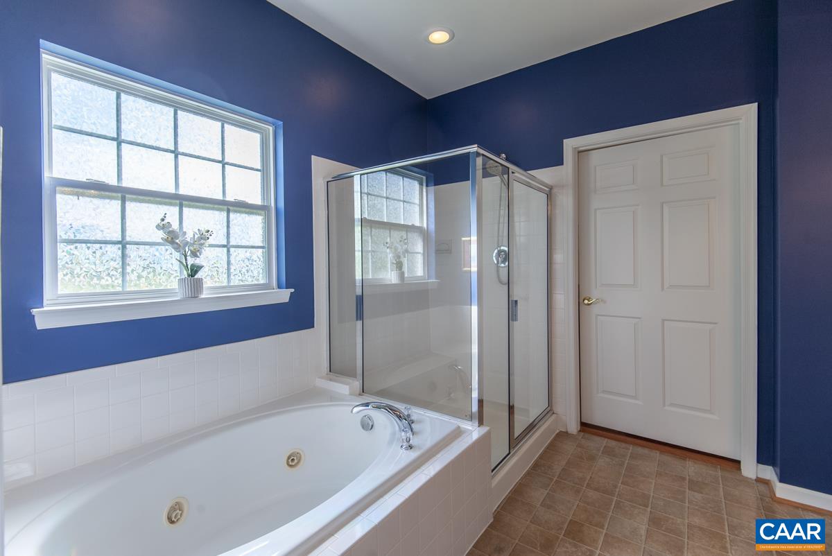 20 APPLE BLOSSOM CT