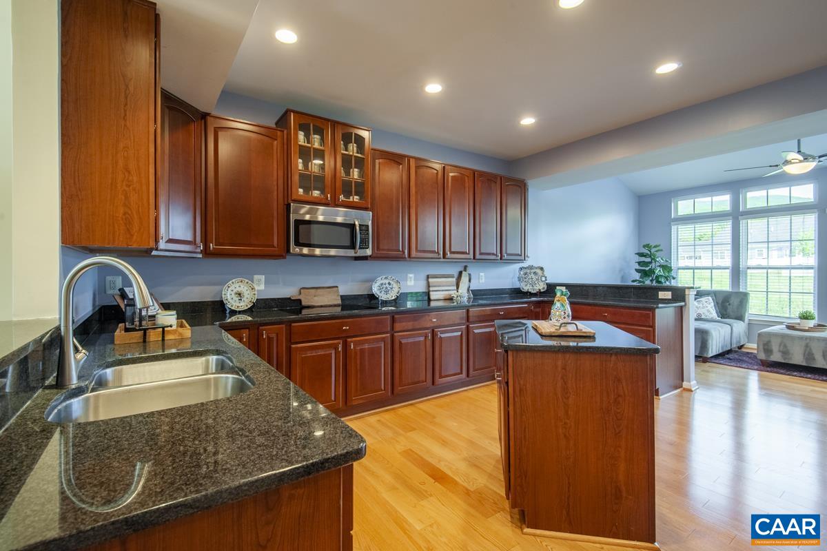 20 APPLE BLOSSOM CT