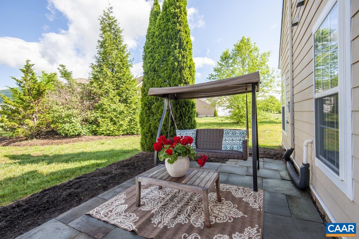 20 APPLE BLOSSOM CT