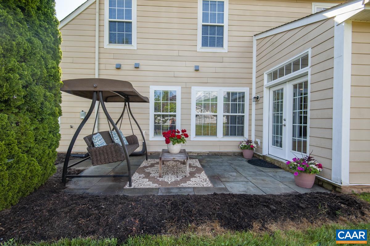 20 APPLE BLOSSOM CT