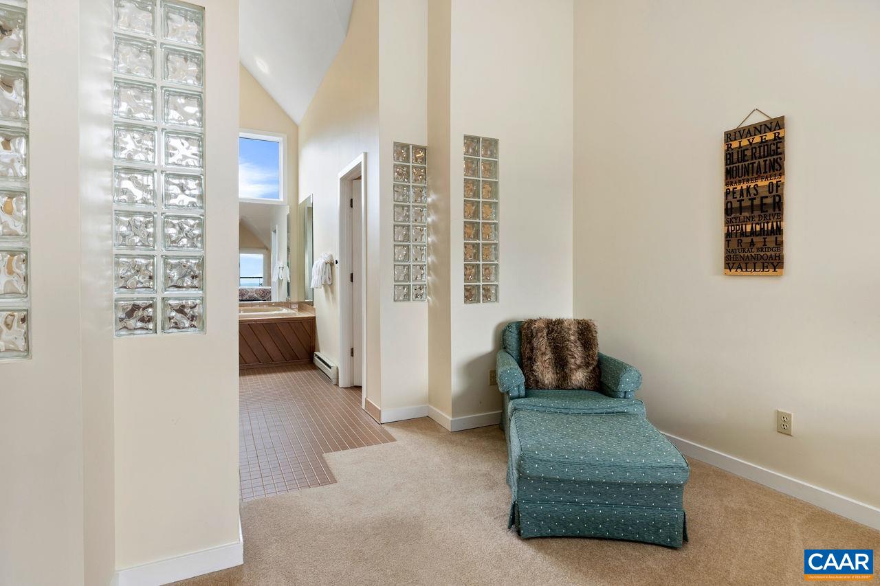 1642 OVERLOOK CONDOS Unit: 1642