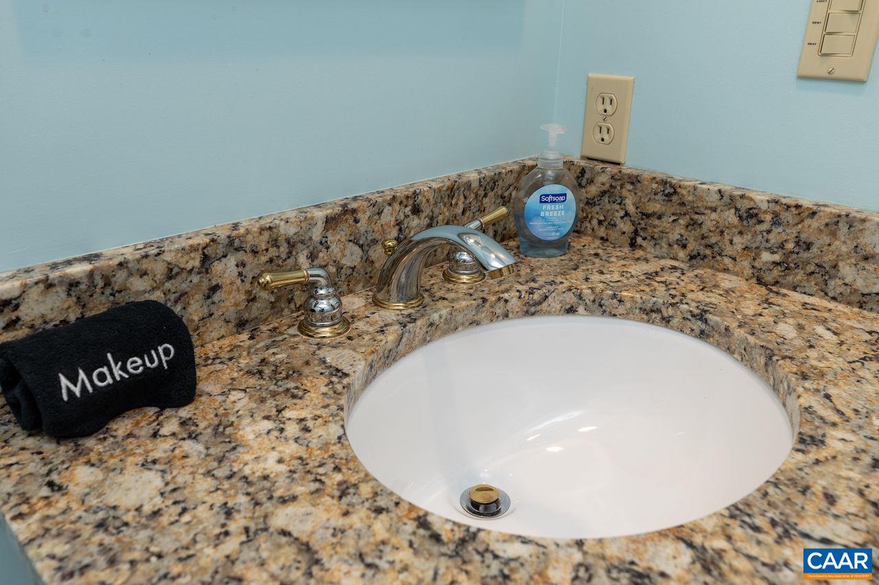 1642 OVERLOOK CONDOS Unit: 1642