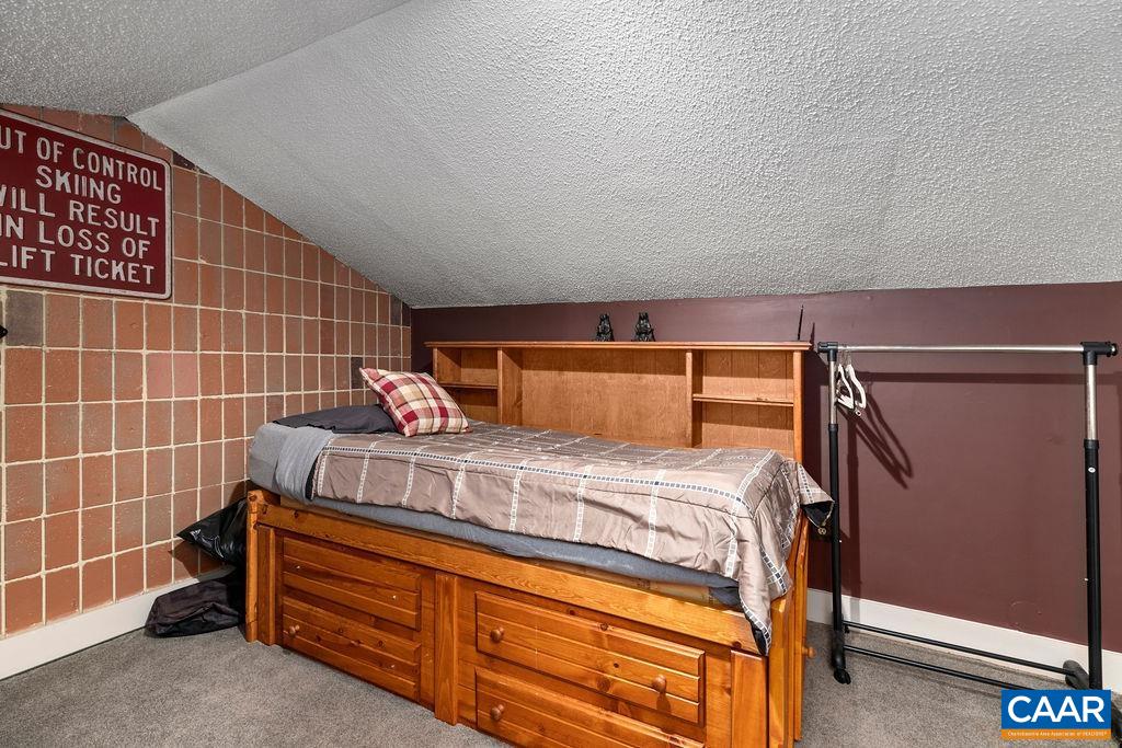 641 WHITE OAK CONDOS