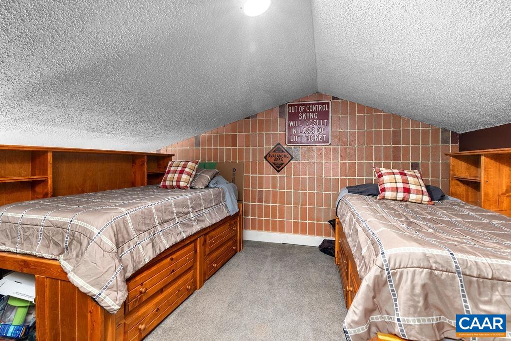 641 WHITE OAK CONDOS