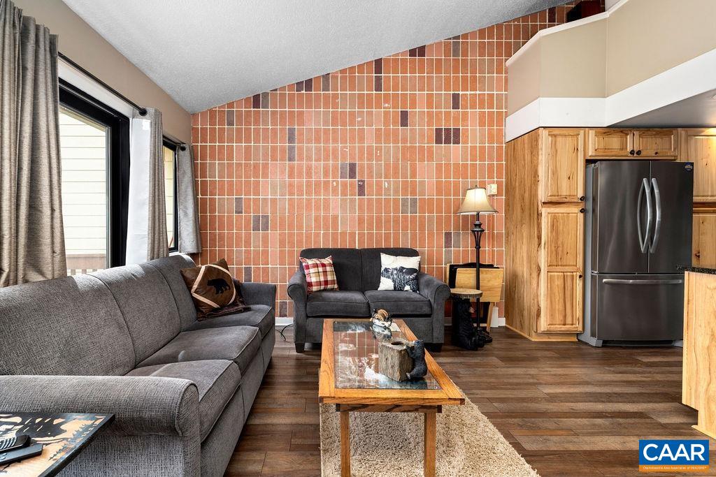 641 WHITE OAK CONDOS