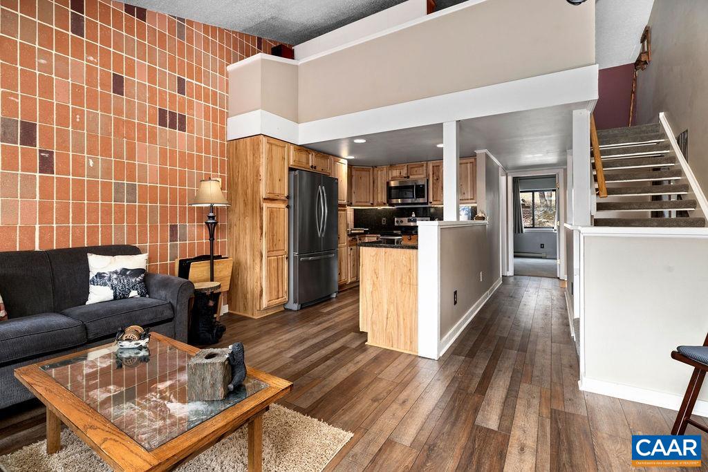 641 WHITE OAK CONDOS
