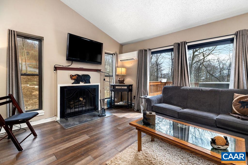 641 WHITE OAK CONDOS
