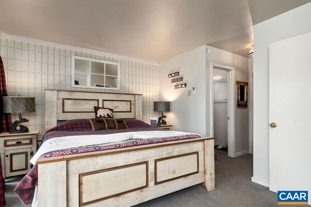 641 WHITE OAK CONDOS