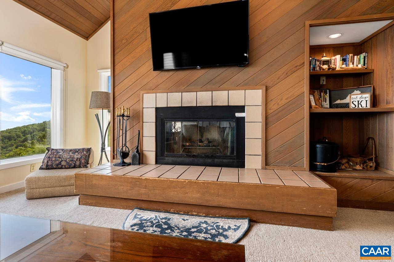 1642 OVERLOOK CONDOS
