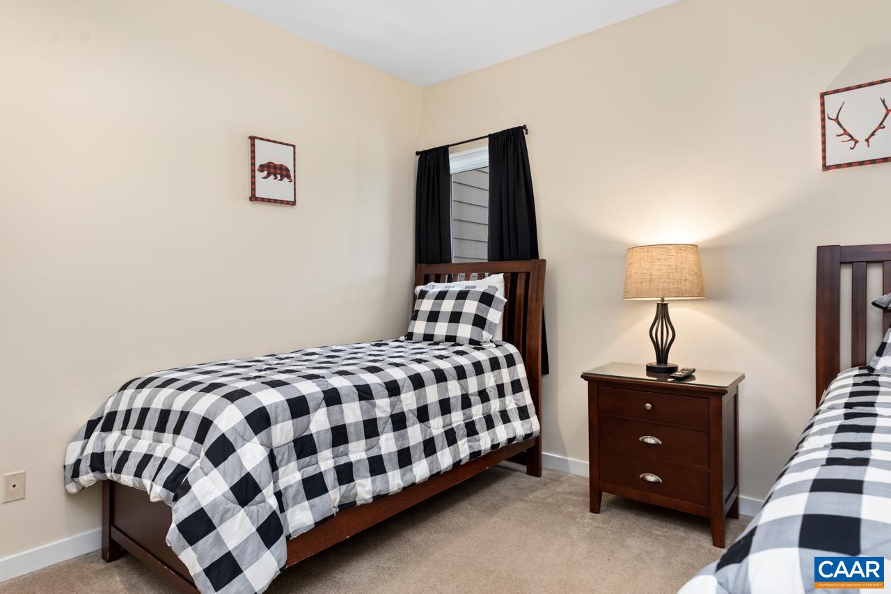 1642 OVERLOOK CONDOS