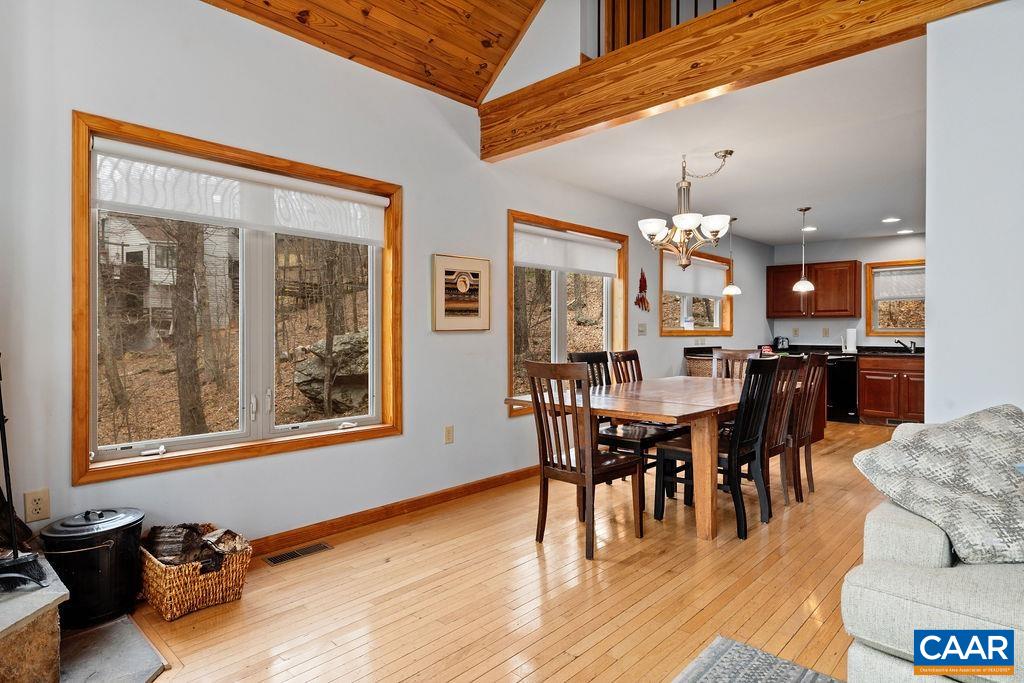30 STONY COVE LN