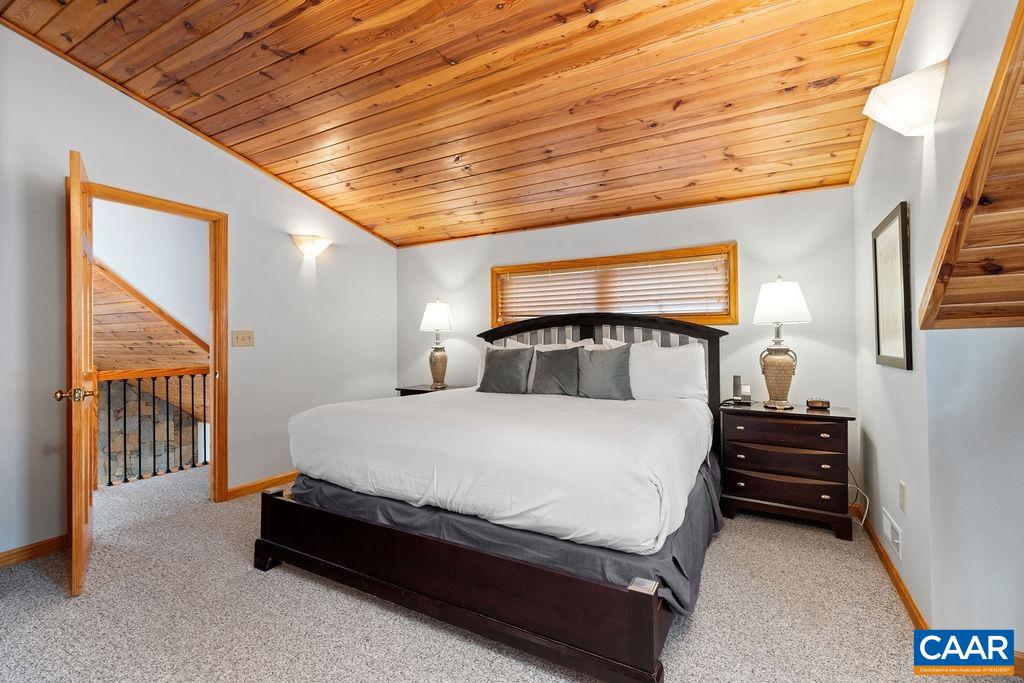 30 STONY COVE LN