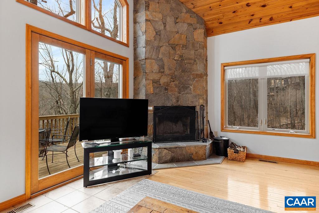 30 STONY COVE LN