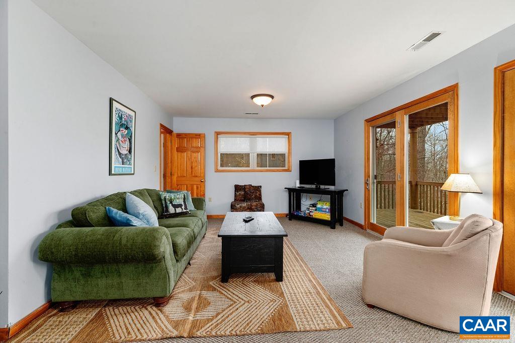 30 STONY COVE LN