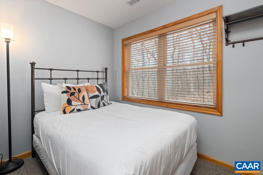 30 STONY COVE LN
