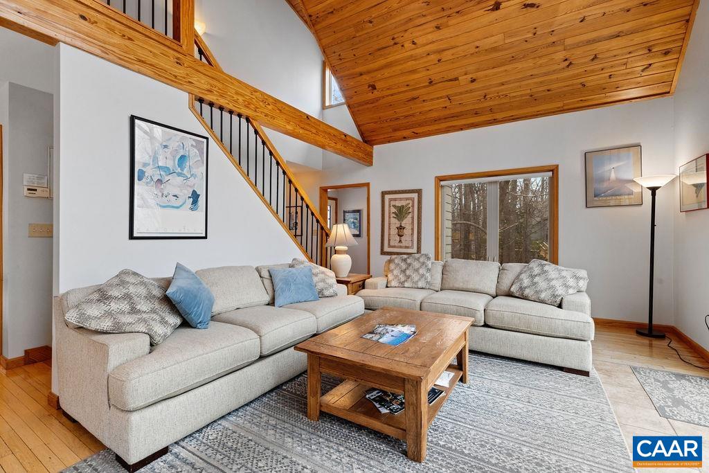 30 STONY COVE LN