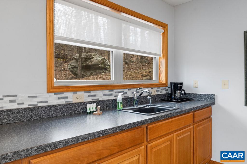 30 STONY COVE LN