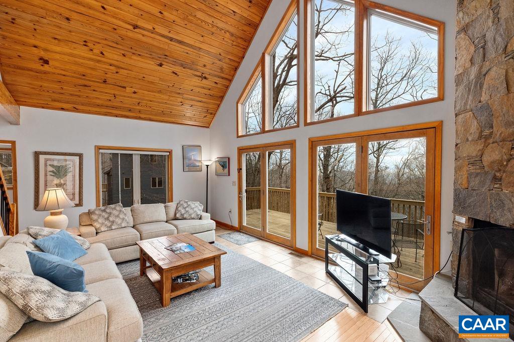 30 STONY COVE LN