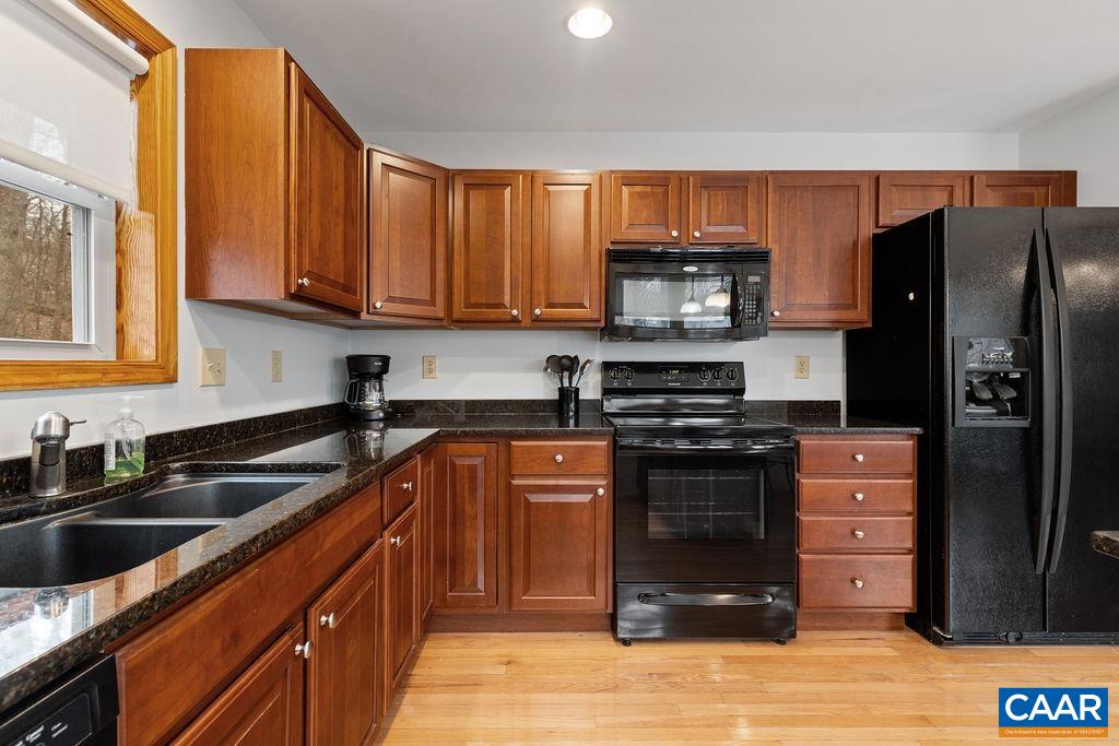 30 STONY COVE LN