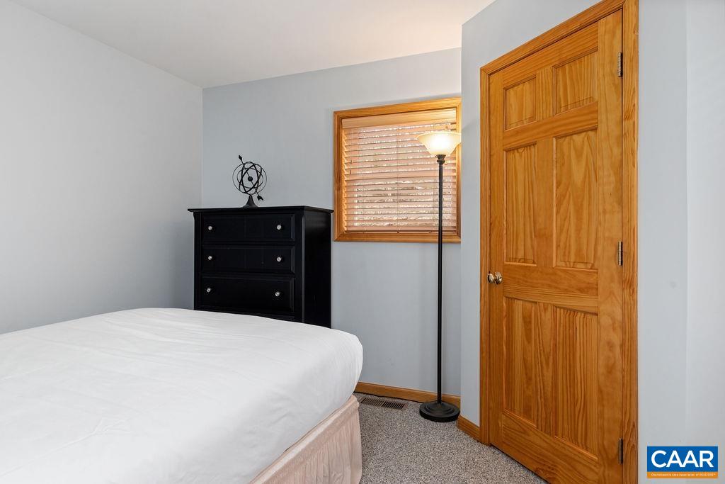 30 STONY COVE LN