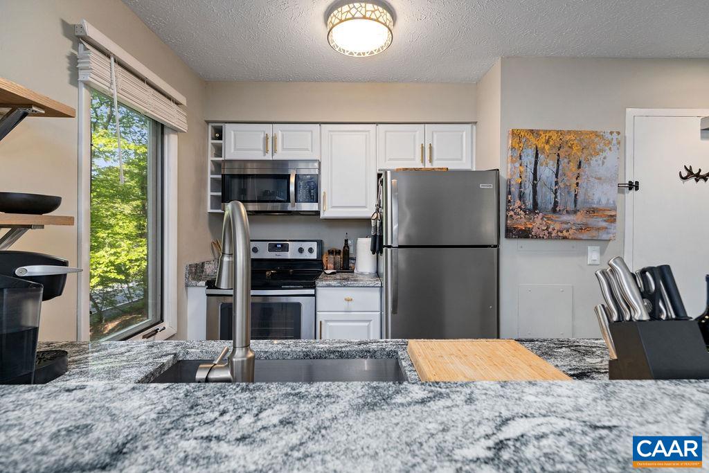 2247 TANNERS RIDGE CONDOS