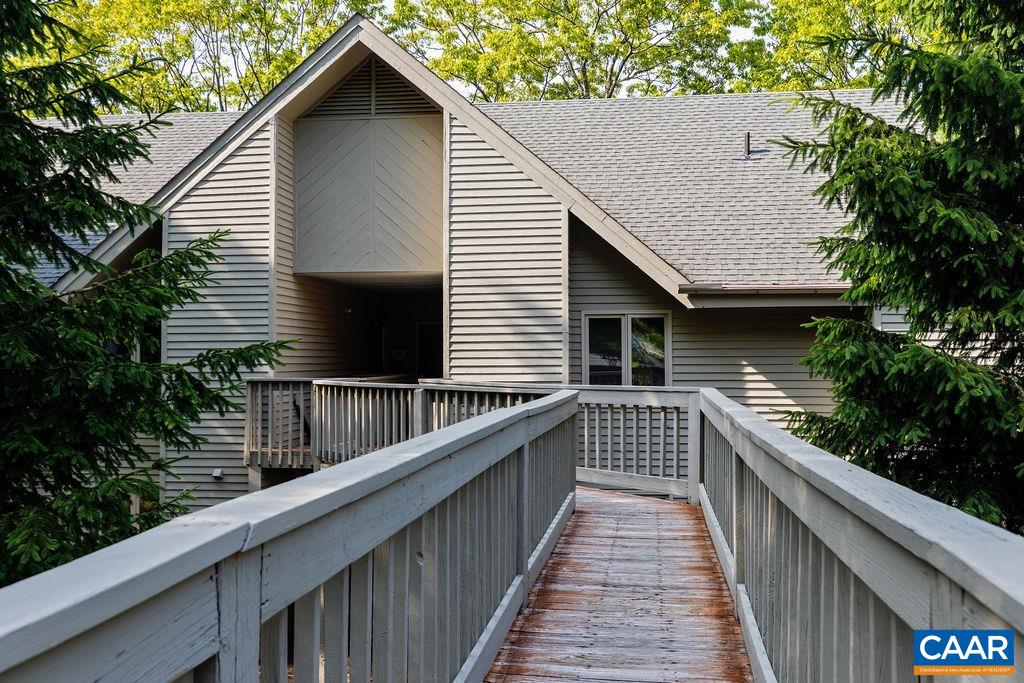 2247 TANNERS RIDGE CONDOS