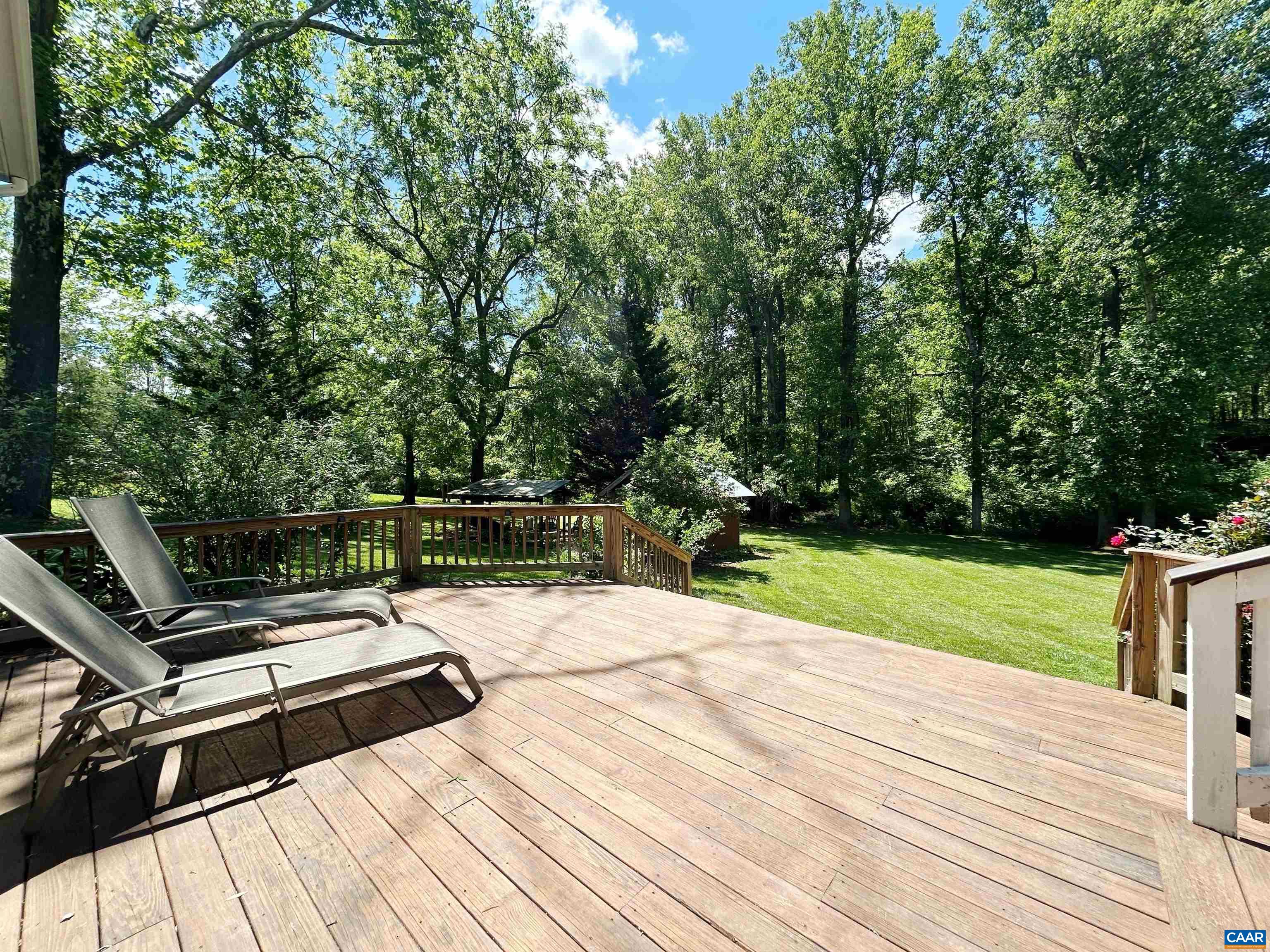 1203 MOUNTAIN RD