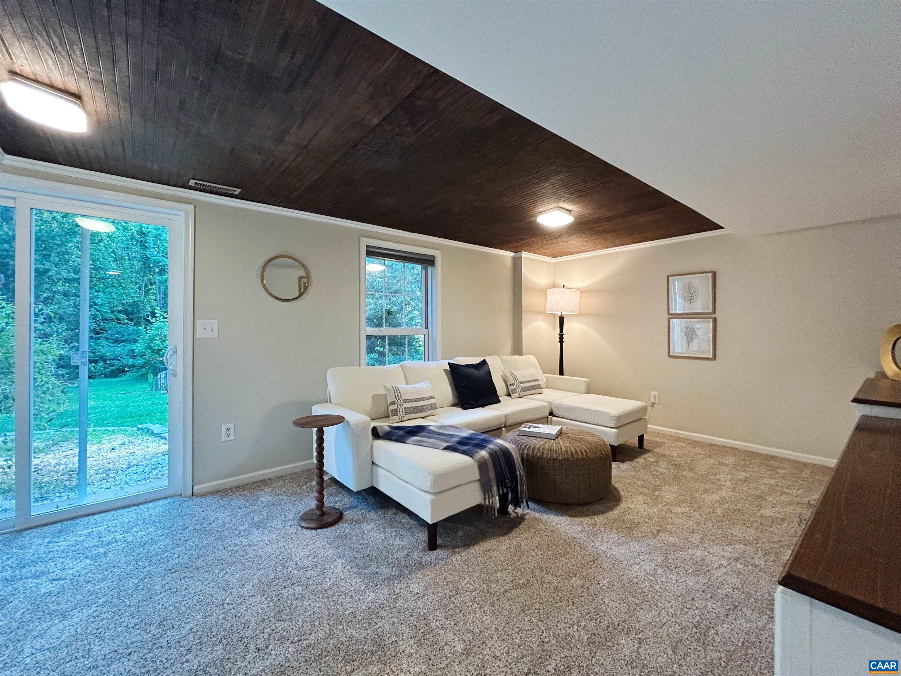 1203 MOUNTAIN RD