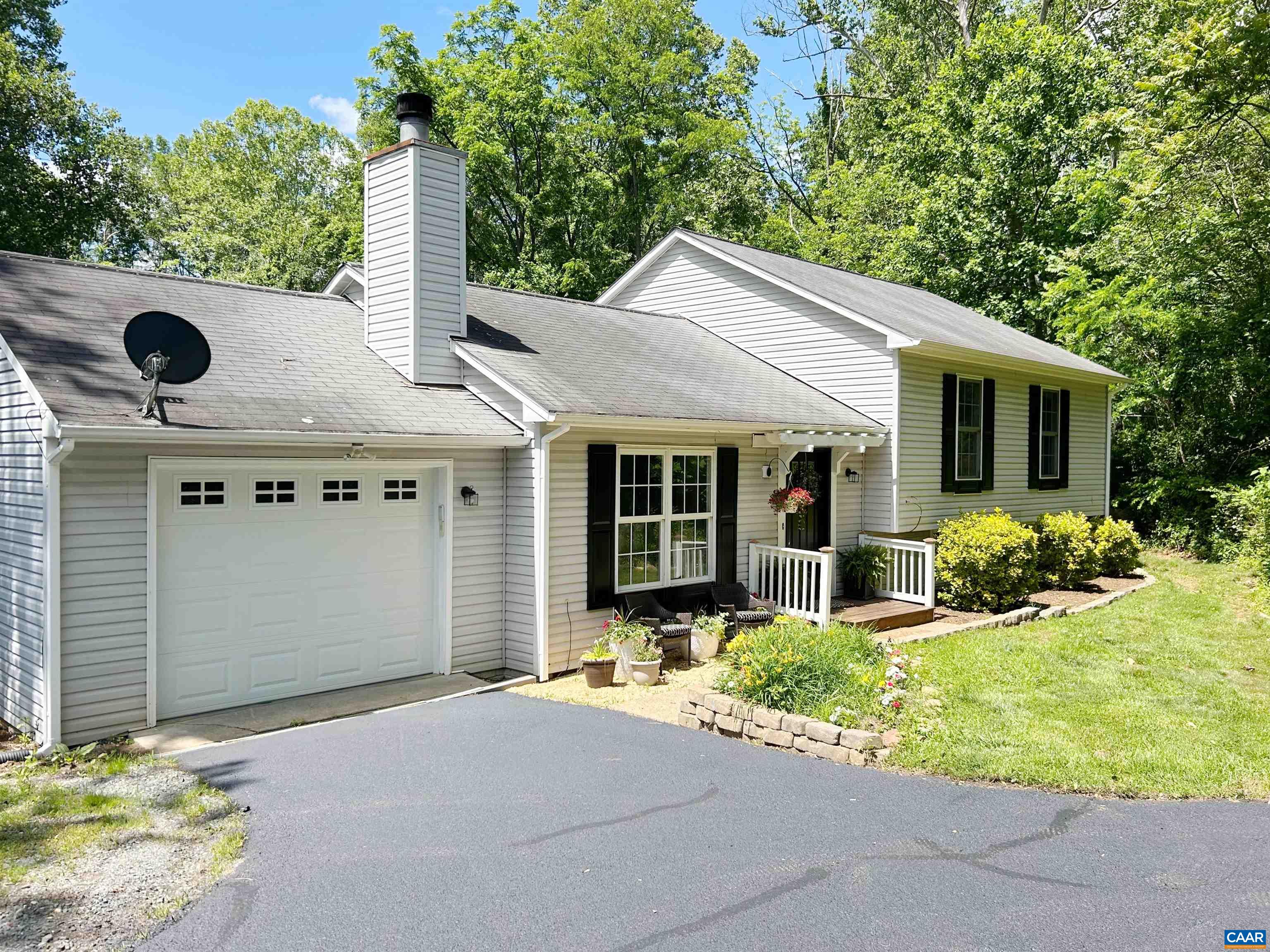 1203 MOUNTAIN RD
