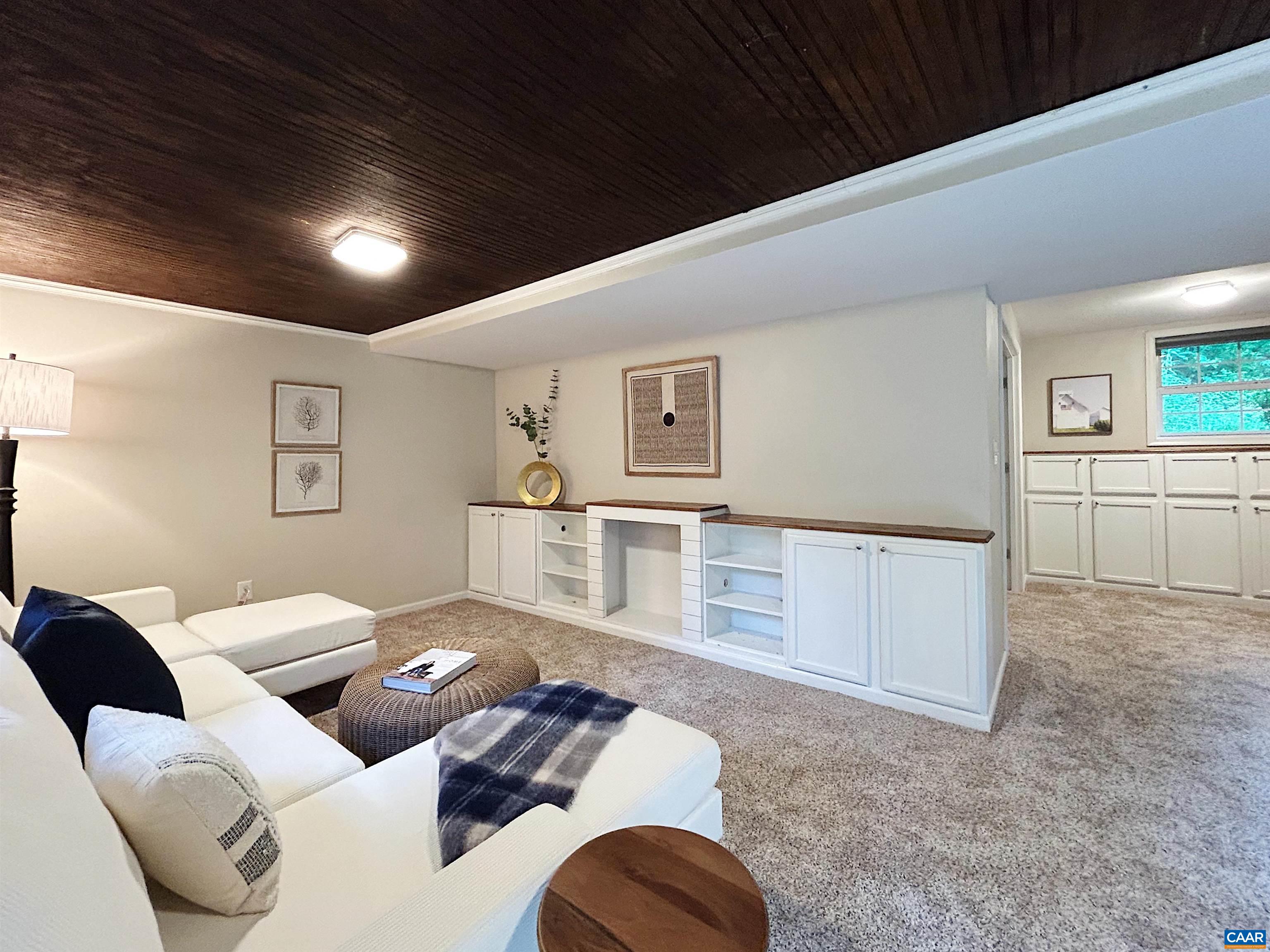 1203 MOUNTAIN RD