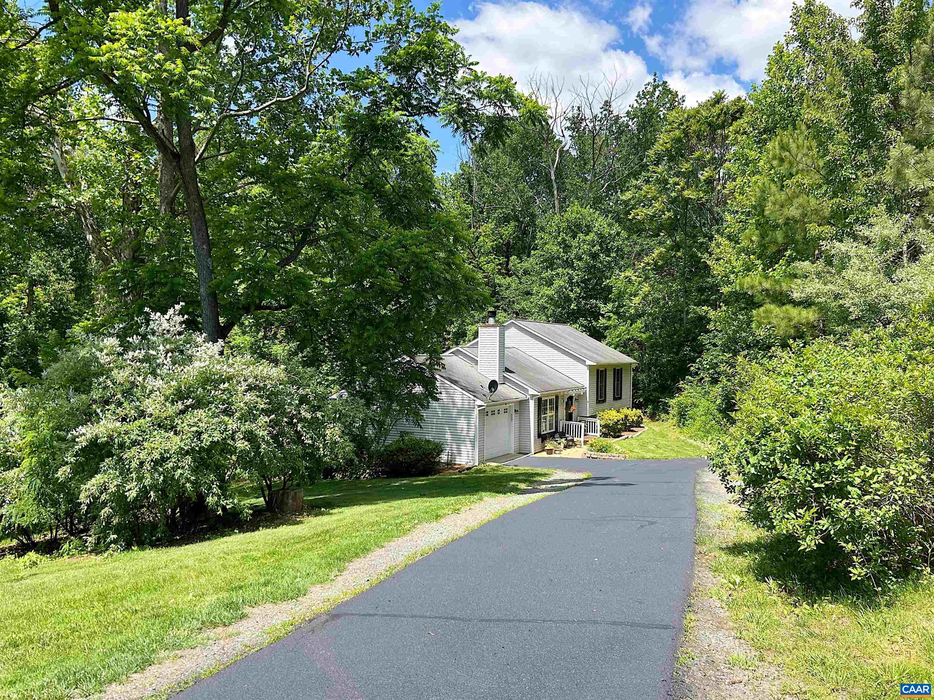 1203 MOUNTAIN RD