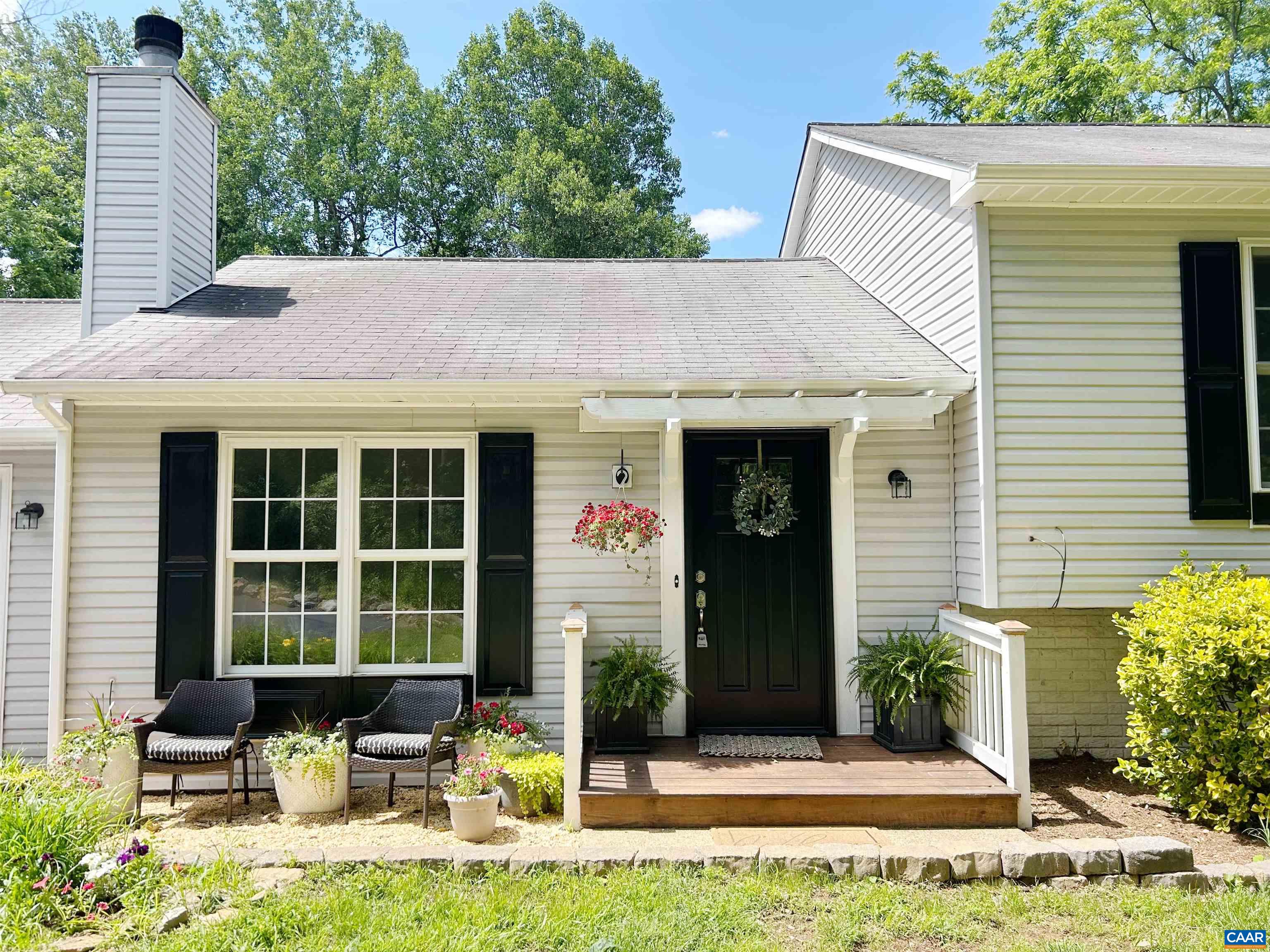 1203 MOUNTAIN RD