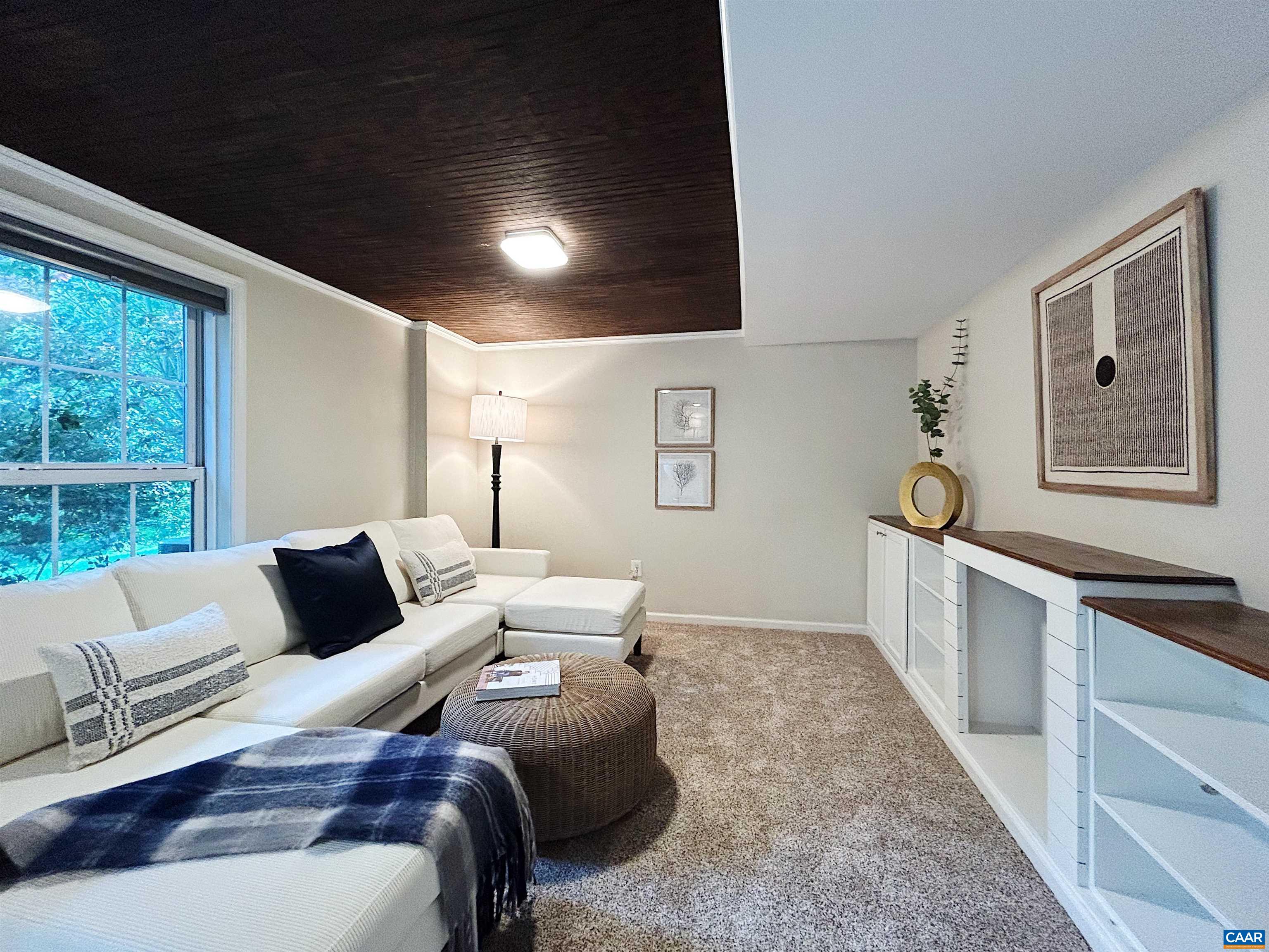 1203 MOUNTAIN RD