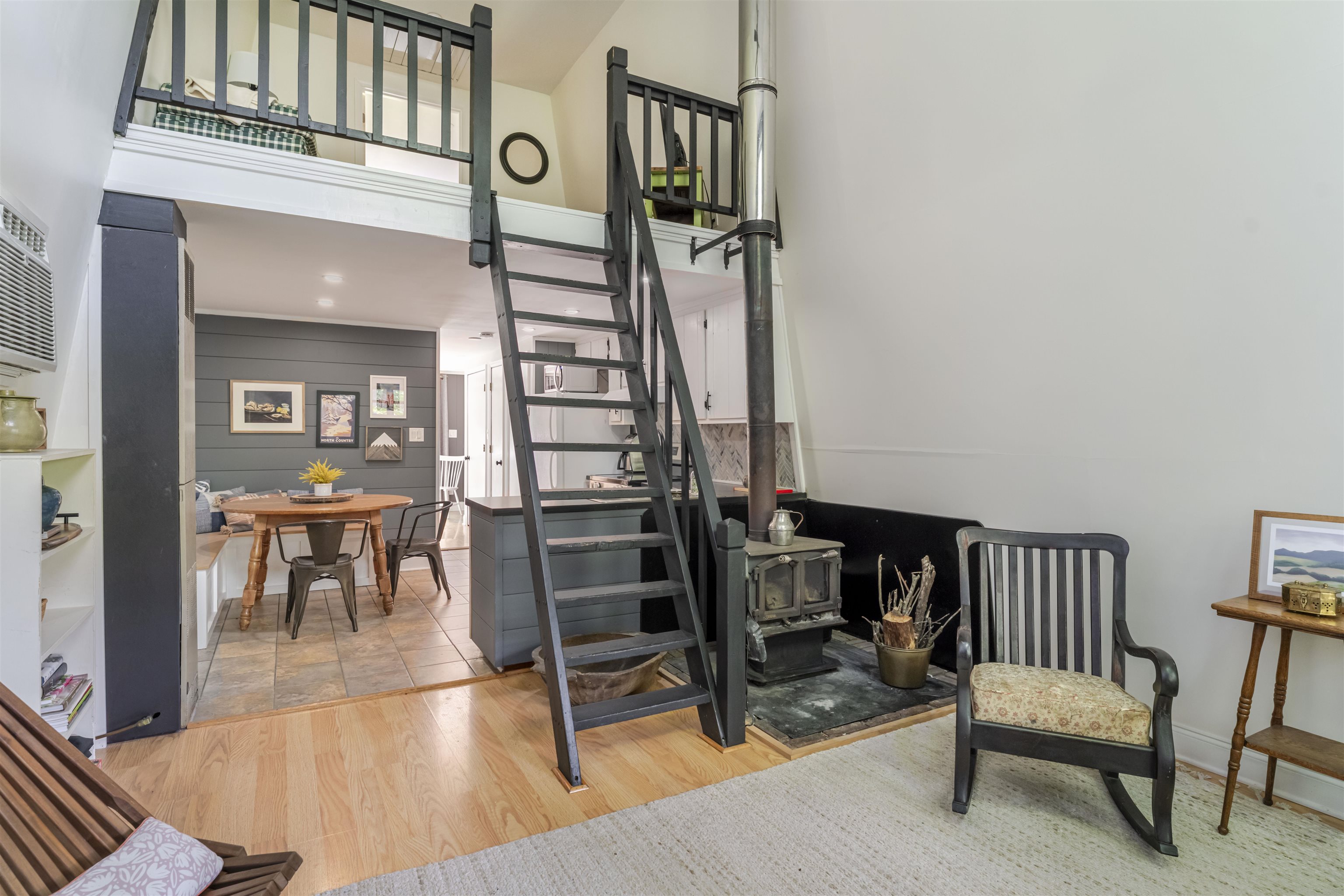 21 CREEKWOOD LN
