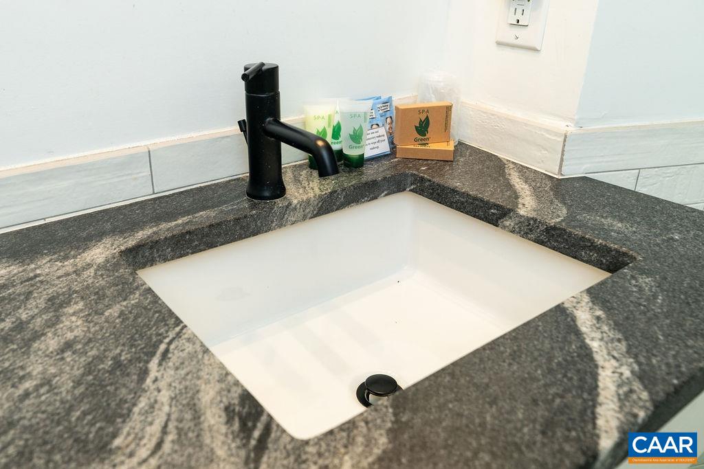 163 MOUNTAIN INN CONDOS