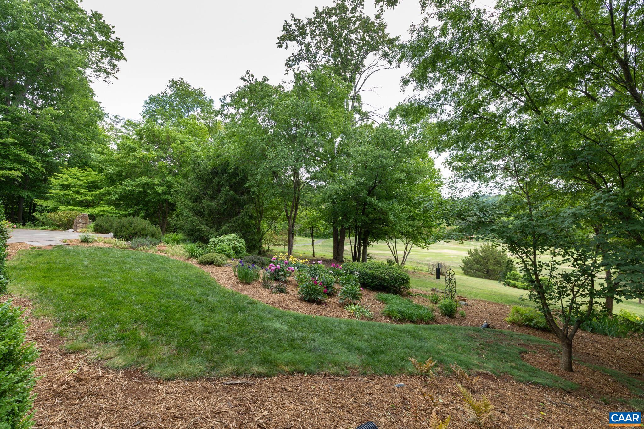 110 HIGH CREST LN