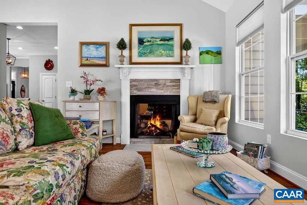 858 STONEY CREEK WEST