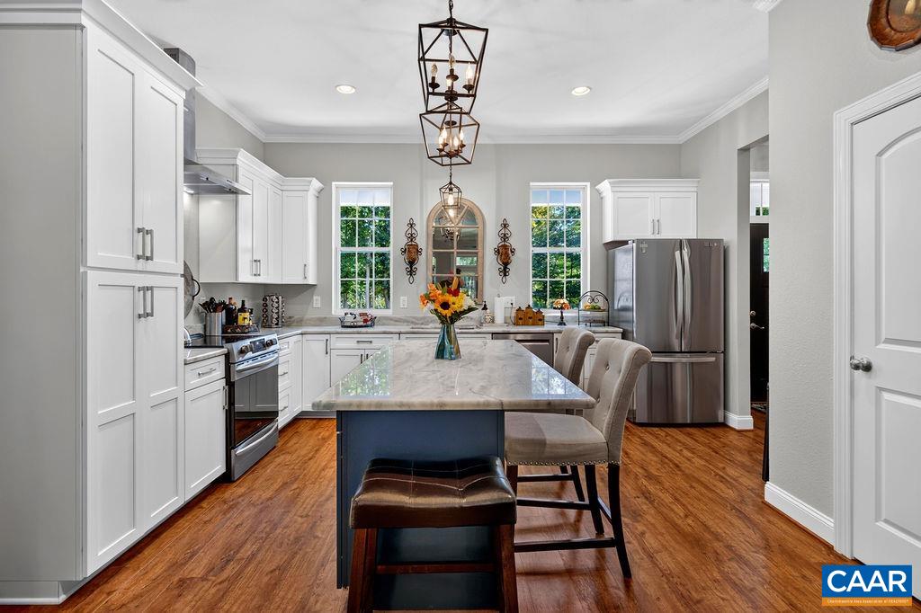 858 STONEY CREEK WEST