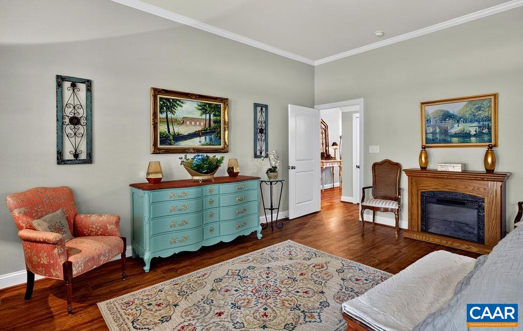 858 STONEY CREEK WEST
