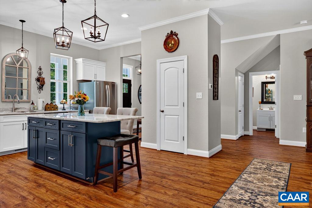 858 STONEY CREEK WEST