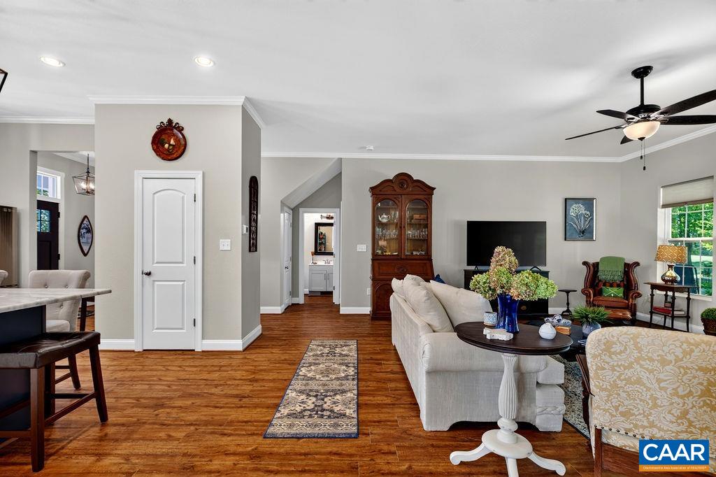 858 STONEY CREEK WEST