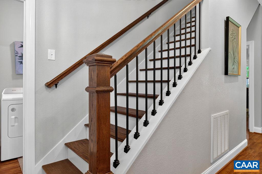 858 STONEY CREEK WEST