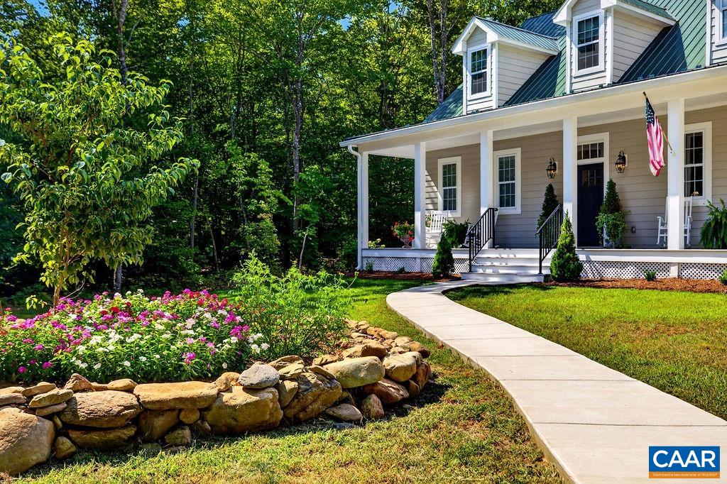 858 STONEY CREEK WEST