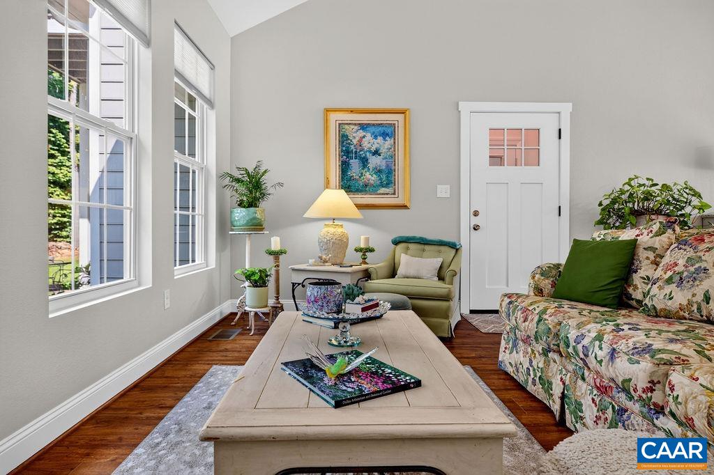 858 STONEY CREEK WEST