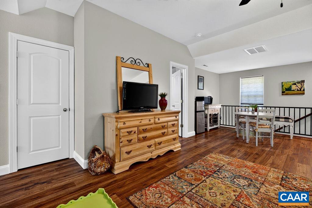 858 STONEY CREEK WEST